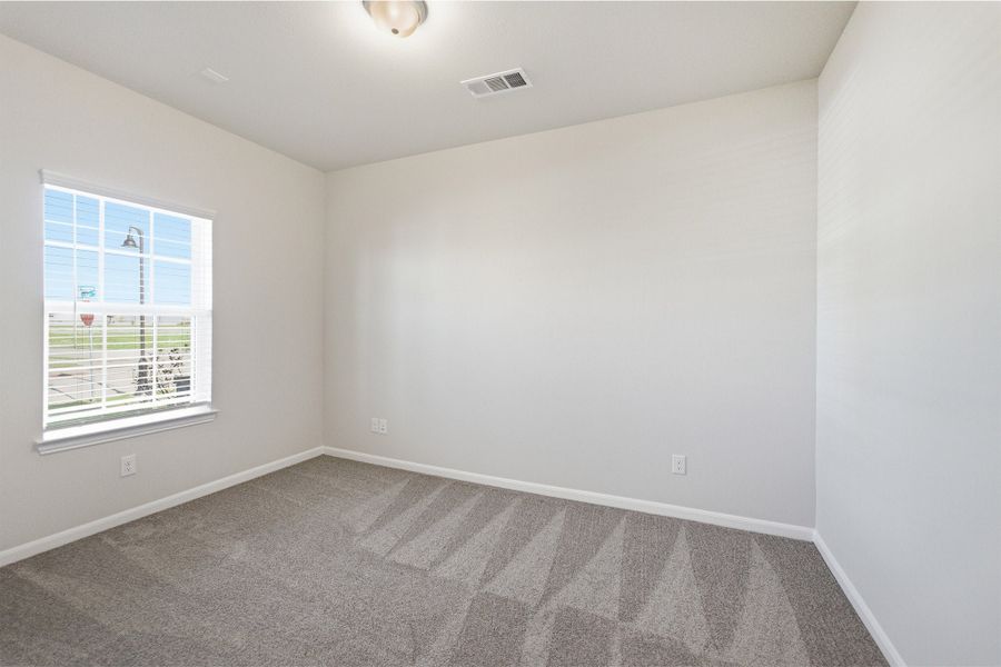 Spacious, unfurnished interior of a new home in Saddlebrook Estates, Waxahachie (Image 22).