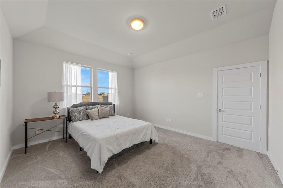 Plenty of space for your large bed and dressers or even a desk. Plenty of space for your large bed and dressers or even a desk.