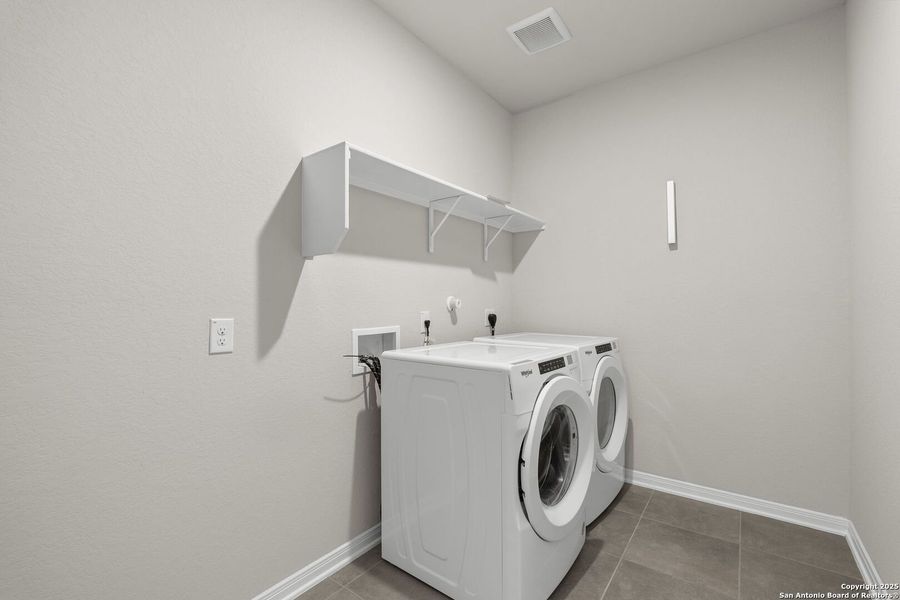 Close-up of interior finishes inside a home in Lark Canyon, New Braunfels (Image 13).