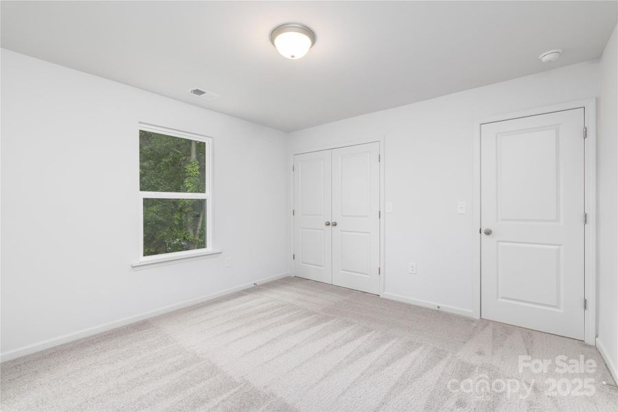 Spacious, unfurnished interior of a new home in Northway at Echo Glen, Charlotte (Image 19).