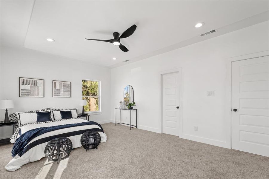 Furnished interior view inside a new home in , Dallas (Image 32). Furnished interior view inside a new home in , Dallas (Image 32).