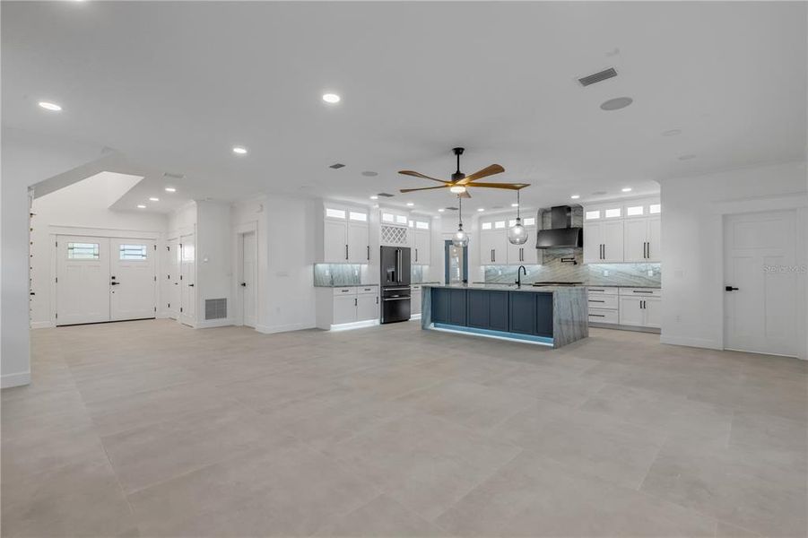 Spacious, unfurnished interior of a new home in , New Smyrna Beach (Image 83).