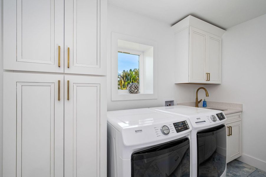 Furnished interior view inside a new home in , Fort Pierce (Image 7).
