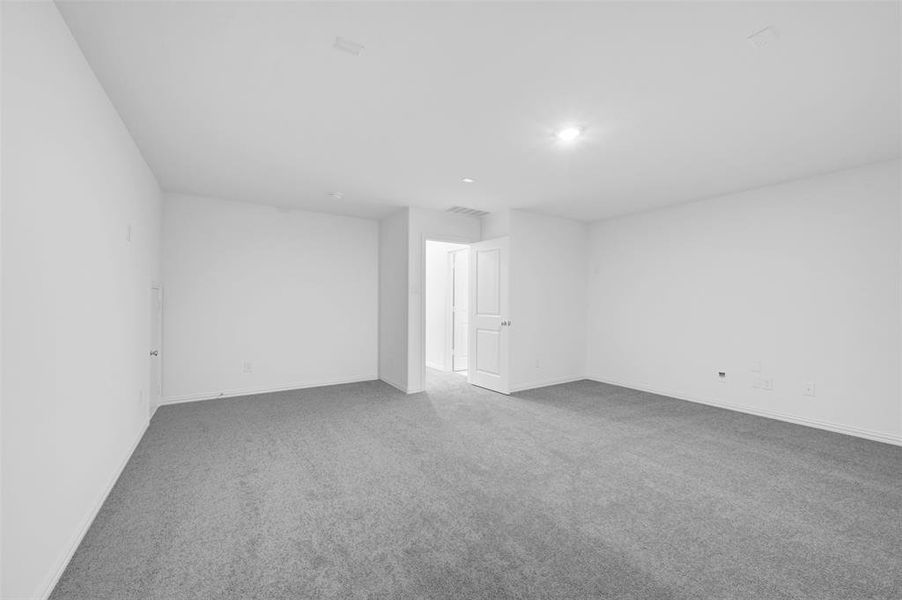 Spacious, unfurnished interior of a new home in Lilyana, Prosper (Image 35).