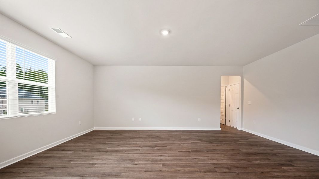 Spacious, unfurnished interior of a new home in Brooks Station, Dacula (Image 13).
