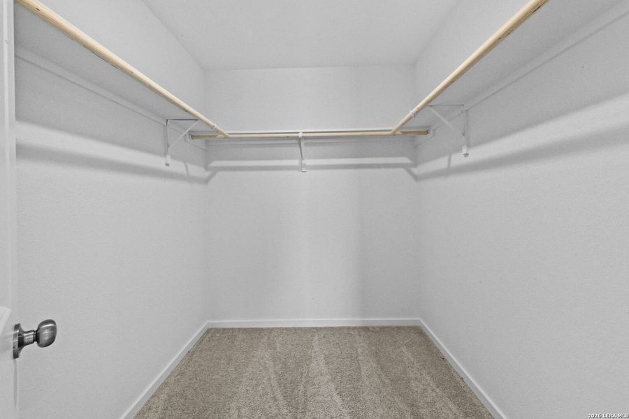 Spacious, unfurnished interior of a new home in Spring Grove, St. Hedwig (Image 16).