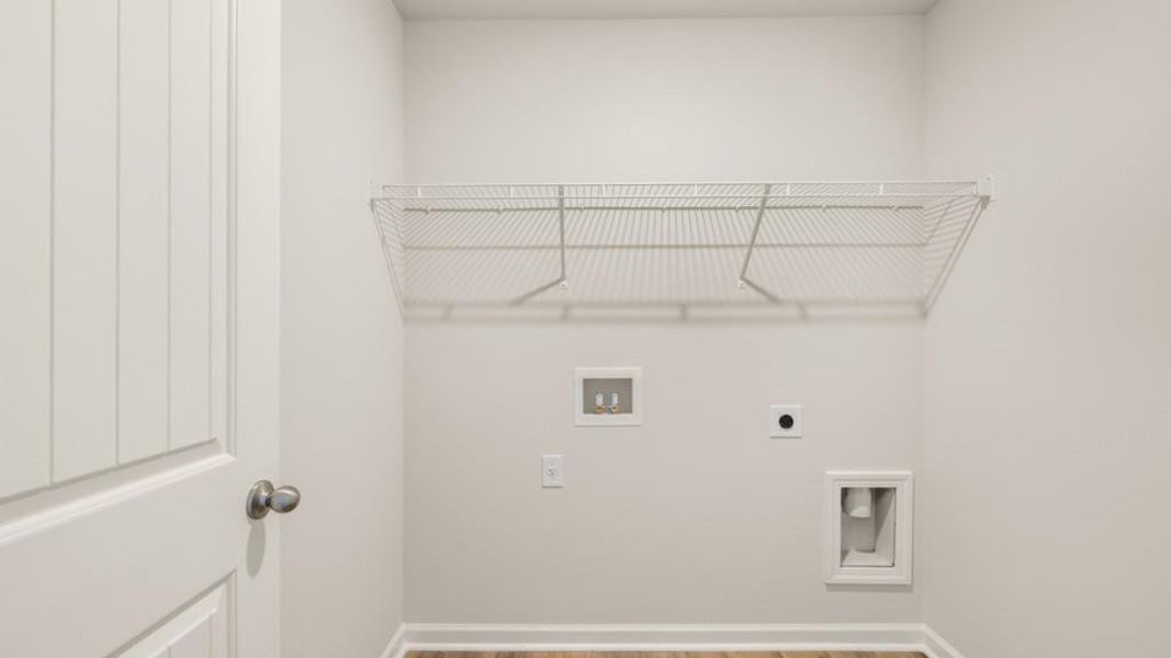 Spacious, unfurnished interior of a new home in Sheffield Highlands, Dallas (Image 23).