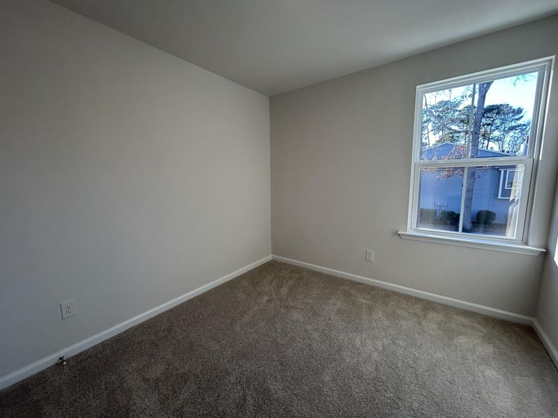 Spacious, unfurnished interior of a new home in , Summerville (Image 9).