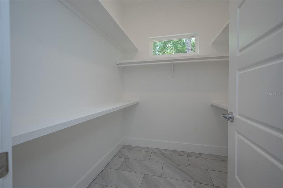 Spacious, unfurnished interior of a new home in , Micanopy (Image 18).