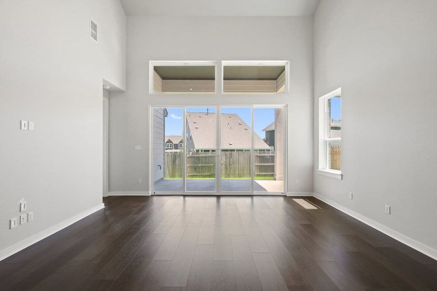 Spacious, unfurnished interior of a new home in Lariat, Liberty Hill (Image 30).