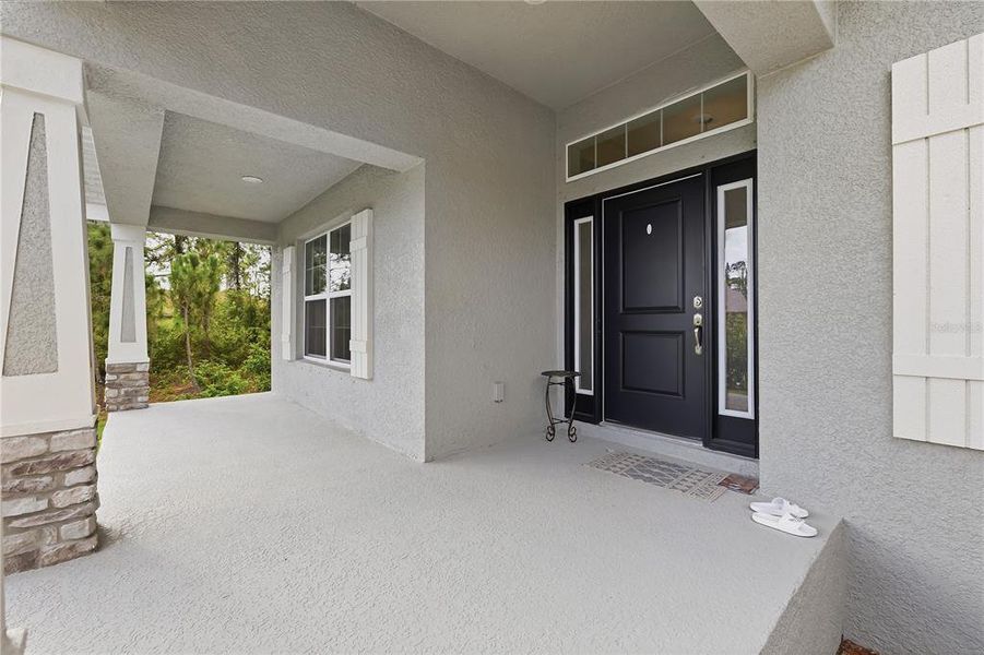 Exterior details and patio area of a home in , Port Charlotte (Image 4).
