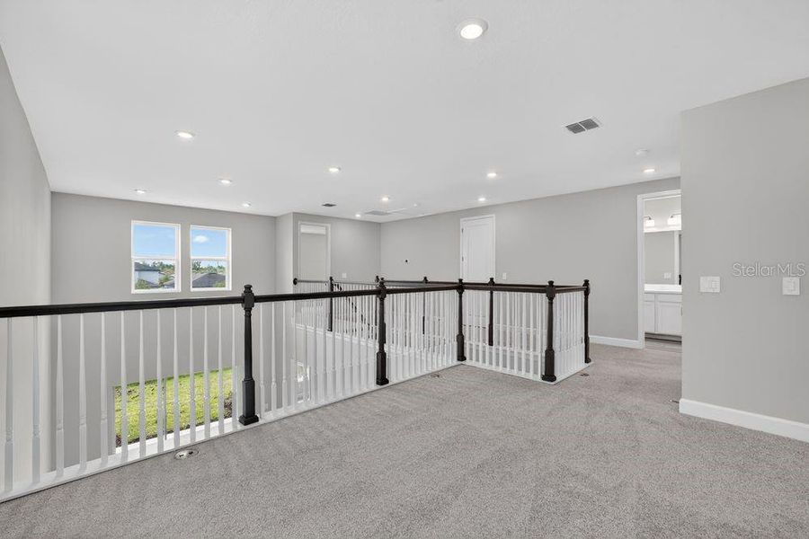 Spacious, unfurnished interior of a new home in Indigo Creek, Apollo Beach (Image 18).