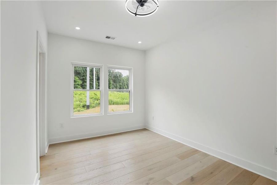 Spacious, unfurnished interior of a new home in , Atlanta (Image 21).