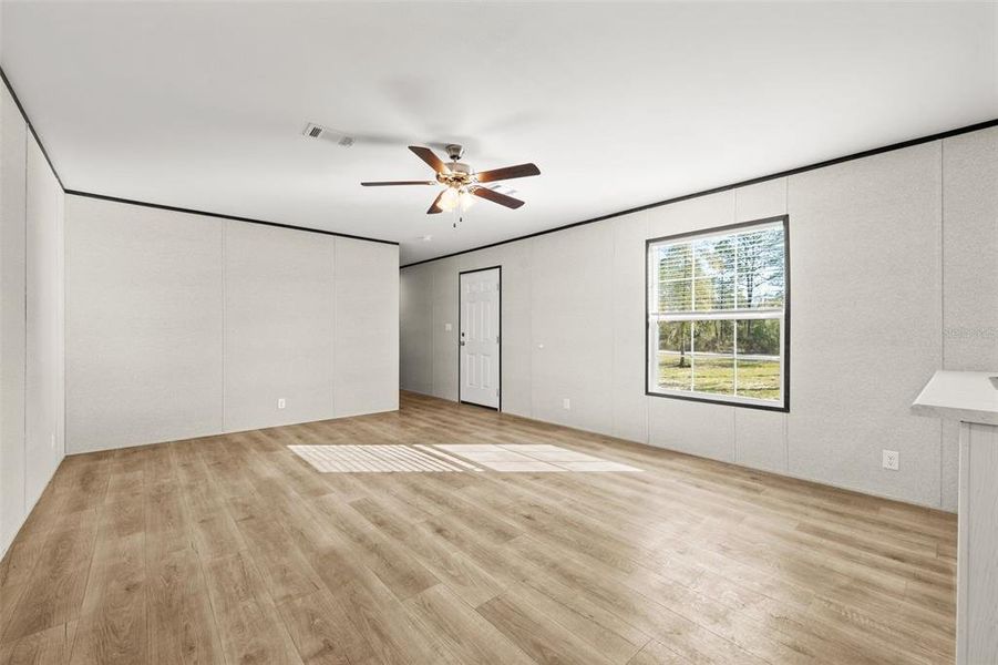 Spacious, unfurnished interior of a new home in , Bronson (Image 21).