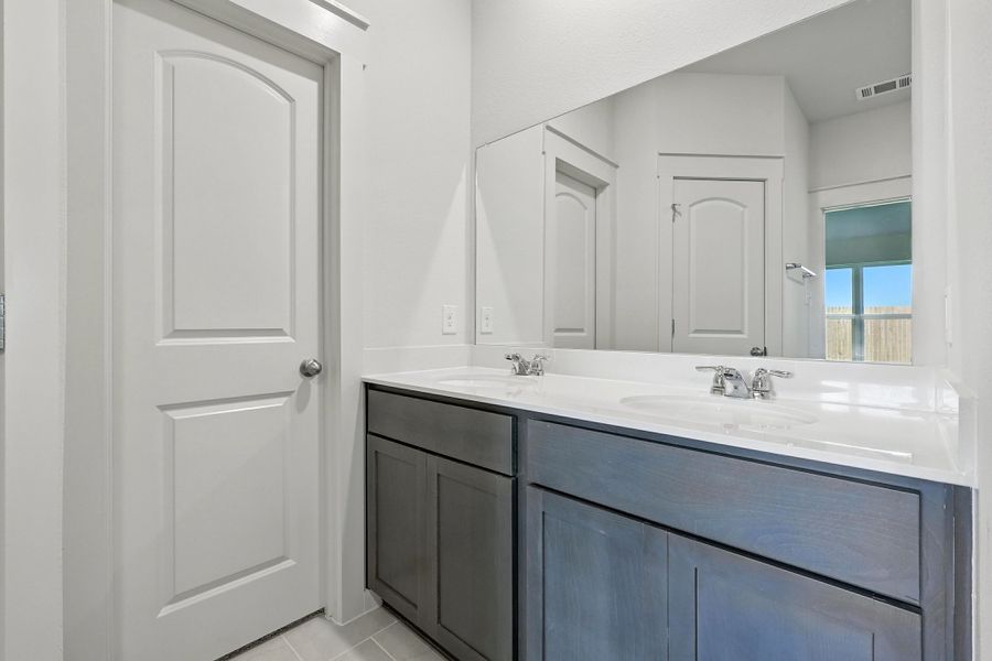 Representative furnished interior of a home built from the Landmark Series - Avalon by Brightland Homes in Still Water Lake Estates, Godley (Image 18). Representative furnished interior of a home built from the Landmark Series - Avalon by Brightland Homes in Still Water Lake Estates, Godley (Image 18).