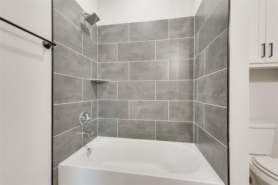 Furnished interior view inside a new home in Lincoln Pointe, Van Alstyne (Image 13). Furnished interior view inside a new home in Lincoln Pointe, Van Alstyne (Image 13).