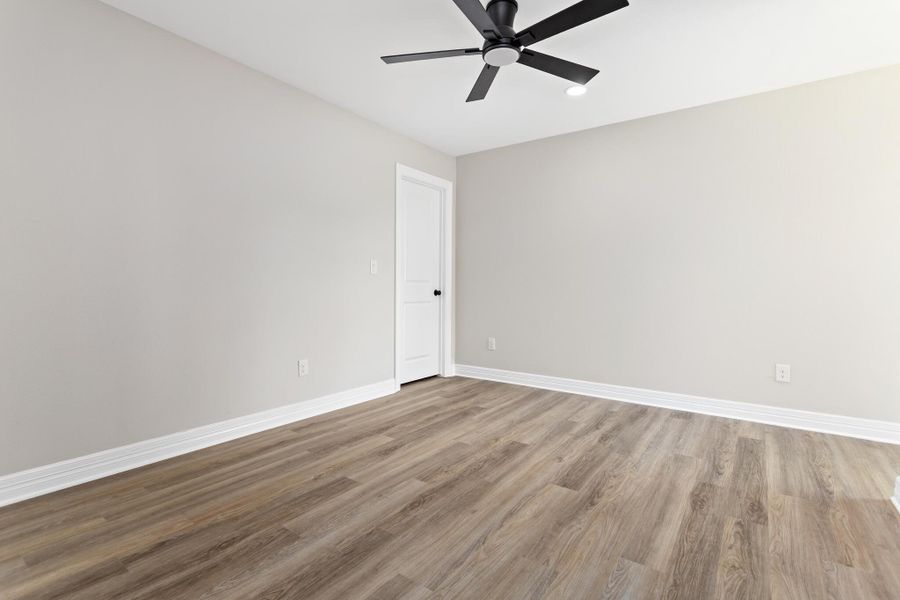 Spacious, unfurnished interior of a new home in , Port Neches (Image 23).