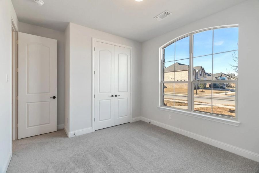 Image 171 representing the Concept 2373 by Landsea Homes in Coyote Crossing, Godley, TX. Image 171 representing the Concept 2373 by Landsea Homes in Coyote Crossing, Godley, TX.