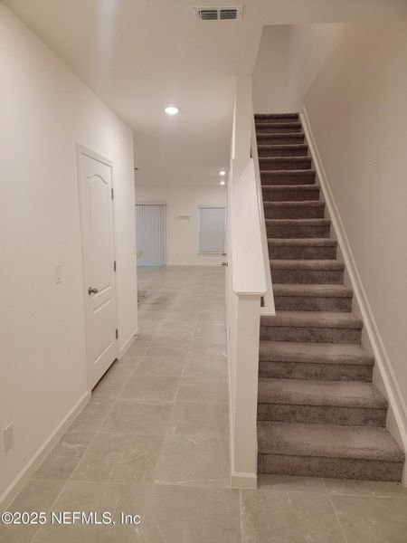 Spacious, unfurnished interior of a new home in , Jacksonville (Image 11).