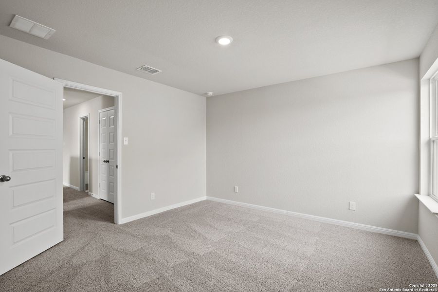 Spacious, unfurnished interior of a new home in Applewhite Meadows, San Antonio (Image 10). Spacious, unfurnished interior of a new home in Applewhite Meadows, San Antonio (Image 10).