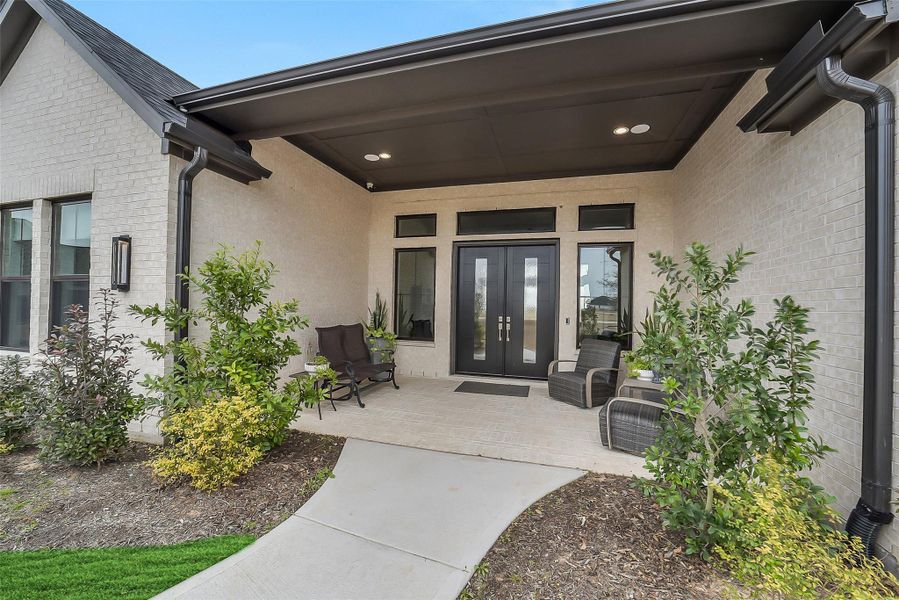 Exterior details and patio area of a home in Lakeview, Waller (Image 24).