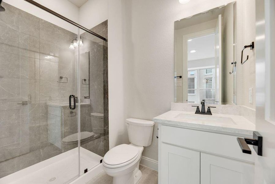 Furnished interior view inside a new home in Heritage Ridge Estates, Plano (Image 13).