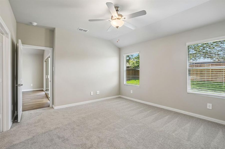 Spacious, unfurnished interior of a new home in Stella Hills, Denton (Image 19).