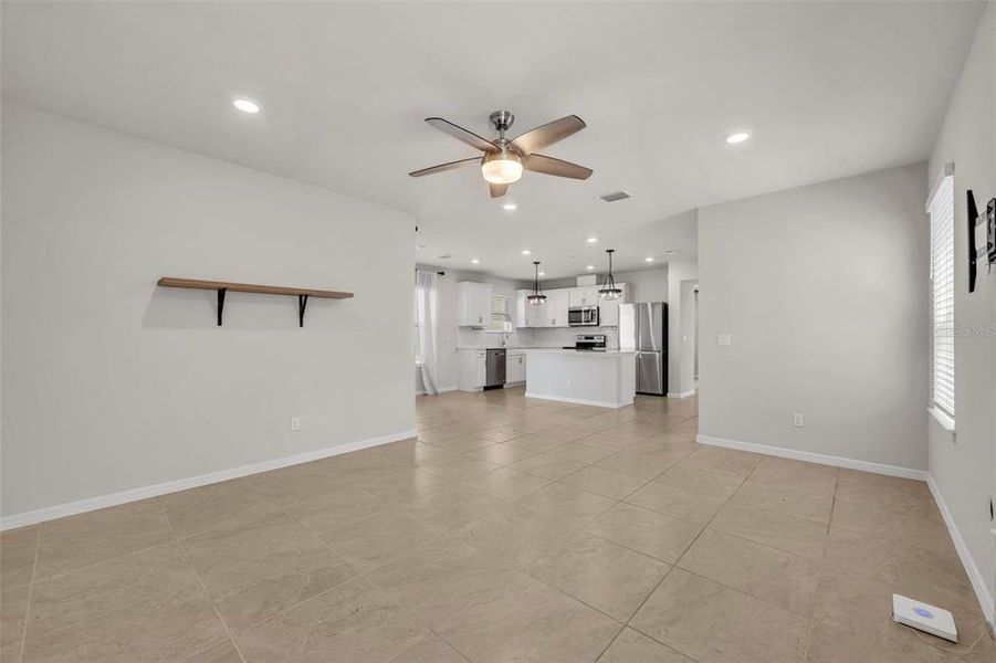 Spacious, unfurnished interior of a new home in , Kissimmee (Image 37).