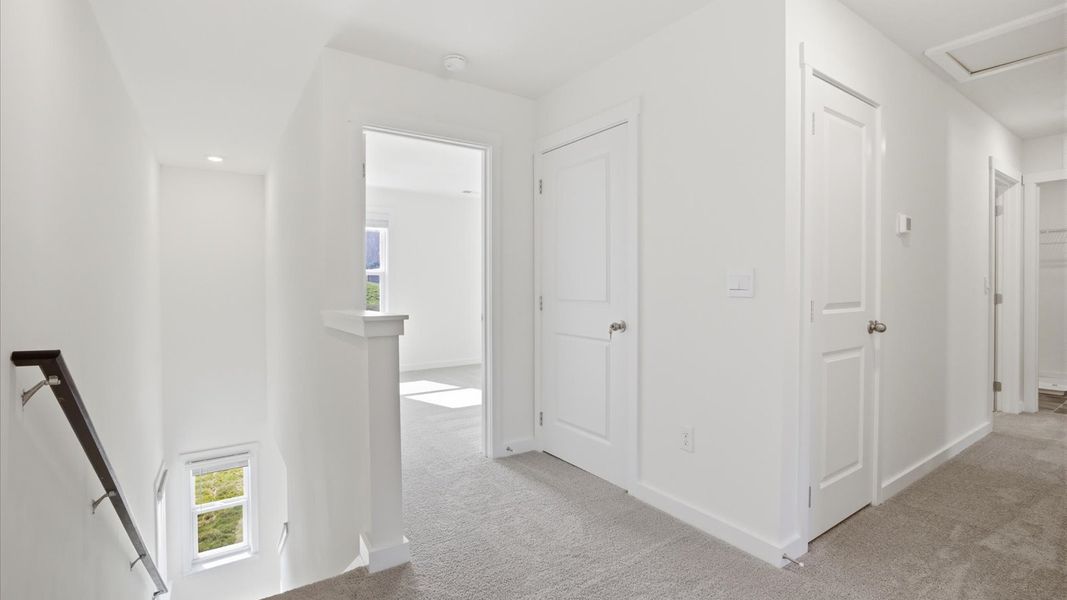 Spacious, unfurnished interior of a new home in Emory Creek, Harriman (Image 26).