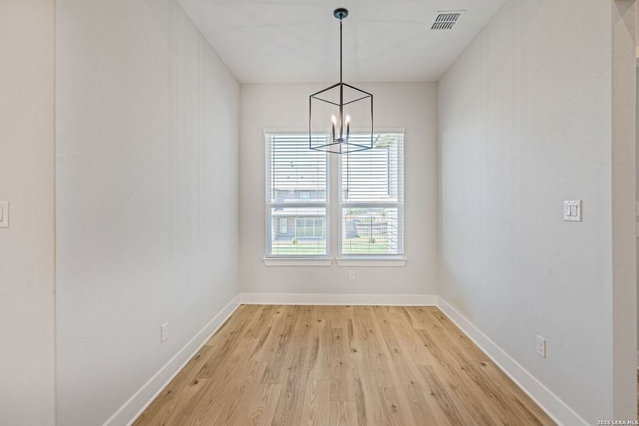 Spacious, unfurnished interior of a new home in Potranco West, Castroville (Image 12).