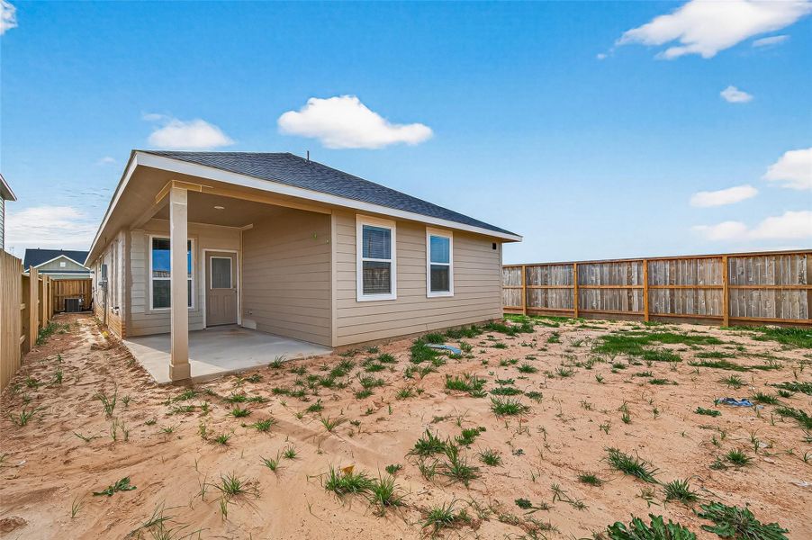 Exterior details and patio area of a home in , Brookshire (Image 27).