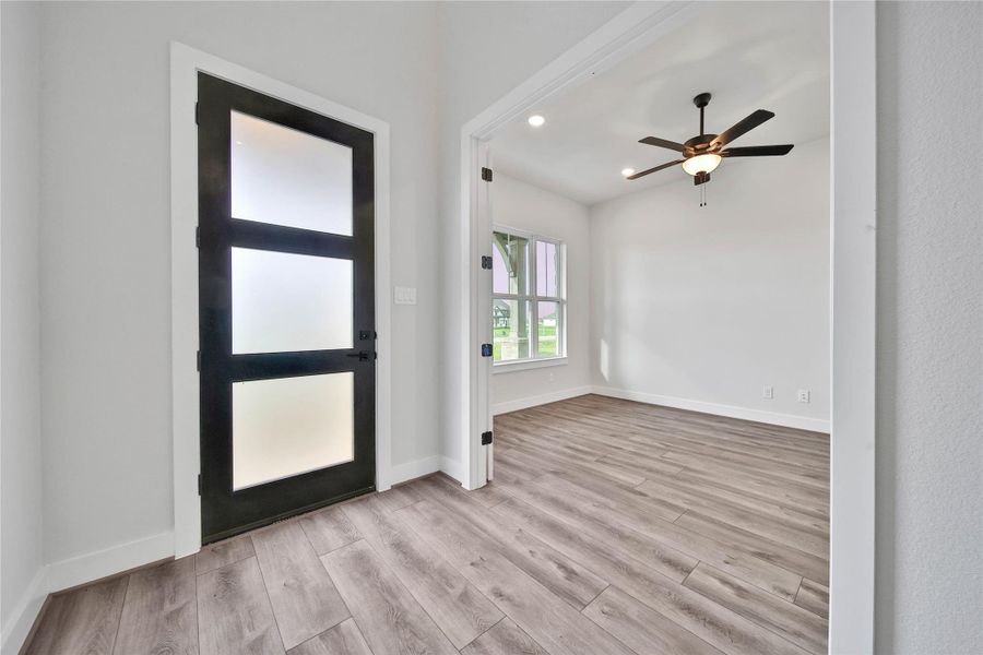 Spacious, unfurnished interior of a new home in , Rosharon (Image 23). Spacious, unfurnished interior of a new home in , Rosharon (Image 23).