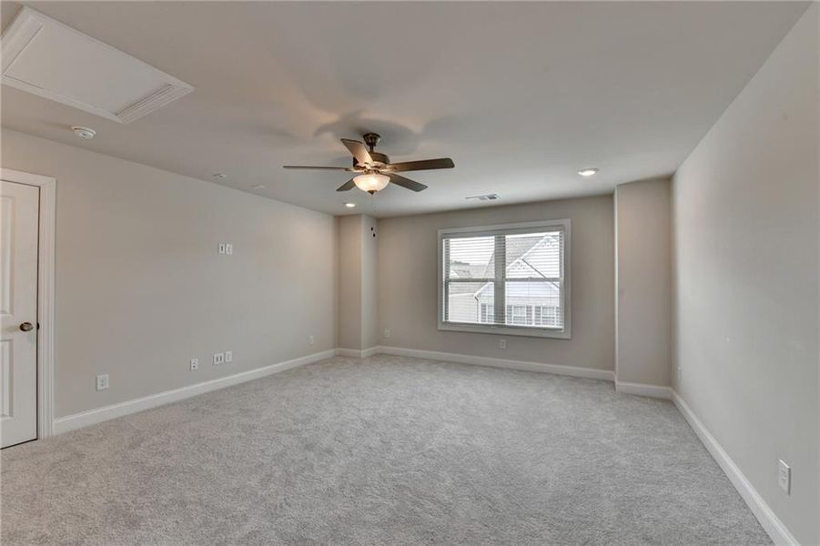 Spacious, unfurnished interior of a new home in , Duluth (Image 18).