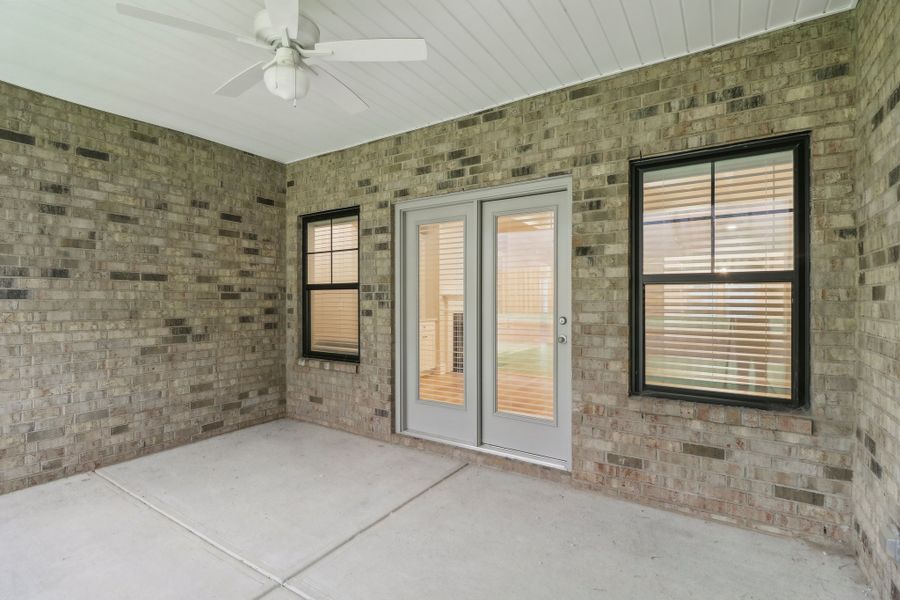 Representative unfurnished interior of a home built from the Ariel II by Great Southern Homes in Collins Cove, Chapin (Image 54).