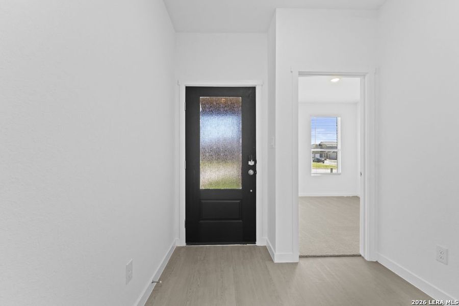 Spacious, unfurnished interior of a new home in Grace Valley, Cibolo (Image 22).