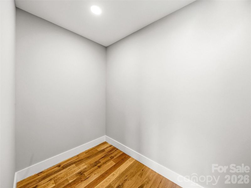 Spacious, unfurnished interior of a new home in , Asheville (Image 47).