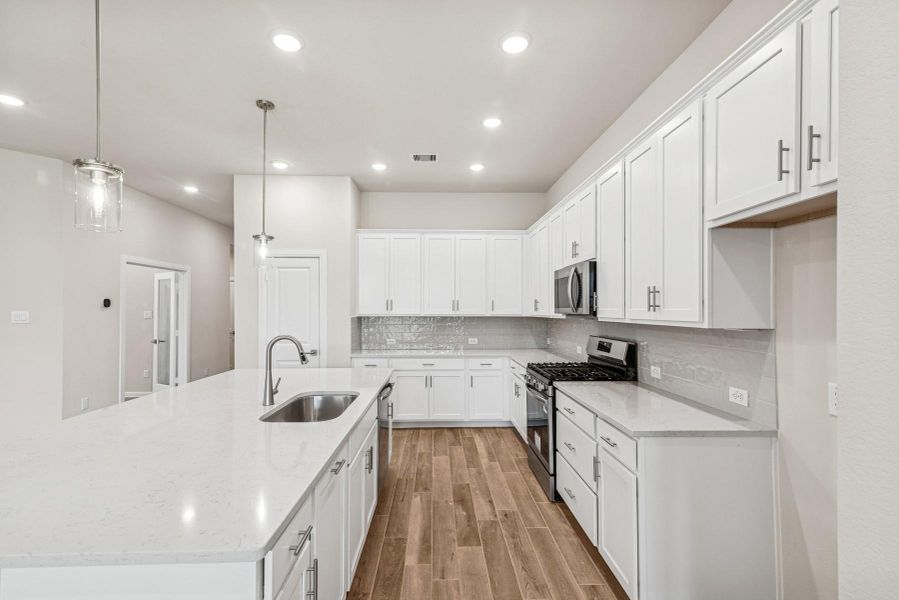 Furnished interior view inside a new home in Jordan Ranch 45' Homesites, Fulshear (Image 3). Furnished interior view inside a new home in Jordan Ranch 45' Homesites, Fulshear (Image 3).