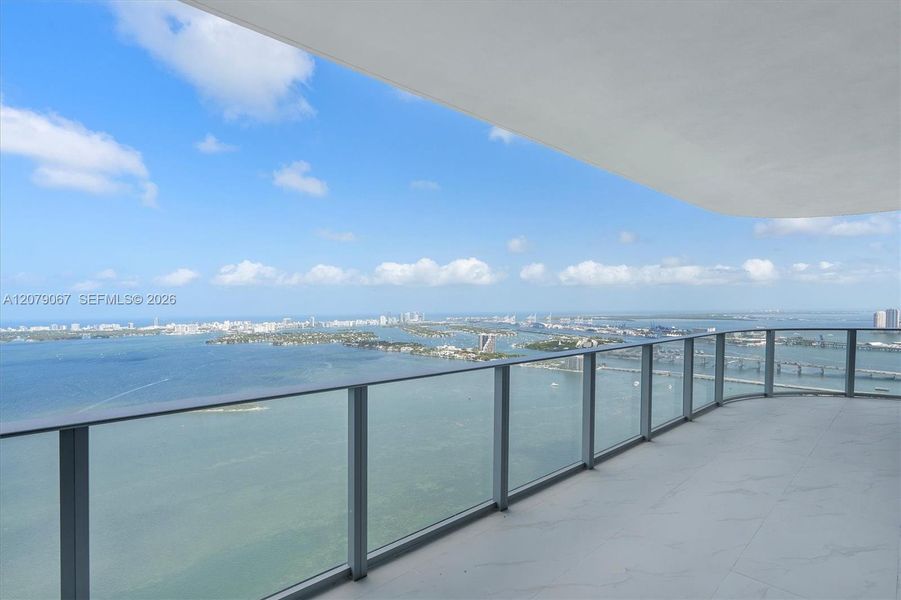 Condo located in Miami, FL showcasing its design and architecture (Image 3). Condo located in Miami, FL showcasing its design and architecture (Image 3).