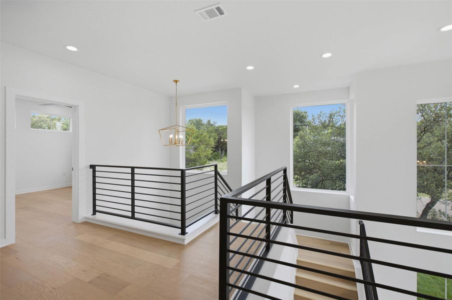upper level open and bright upper level open and bright