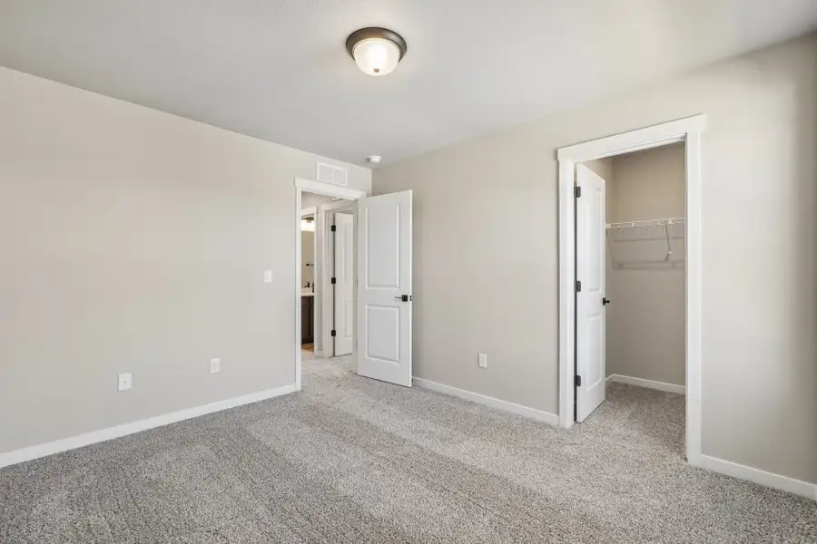 Spacious, unfurnished interior of a new home in Aspen Ranch, Fountain (Image 49).