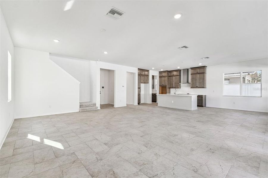 Spacious, unfurnished interior of a new home in City of Tampa, Tampa (Image 51).