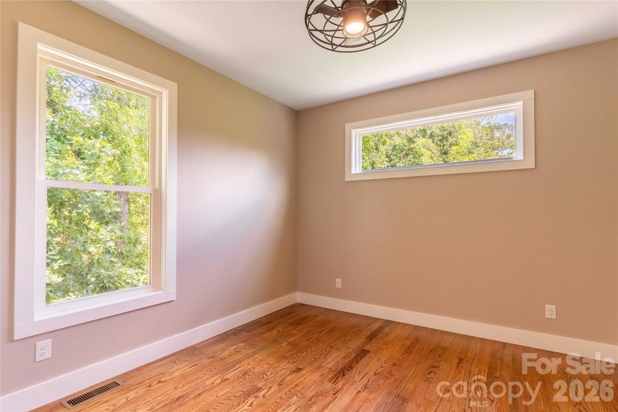 Spacious, unfurnished interior of a new home in , Asheville (Image 26).