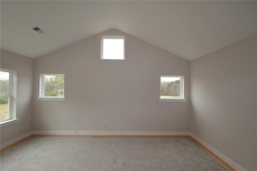 Spacious, unfurnished interior of a new home in Meadow Brook Farms, Cumming (Image 10).