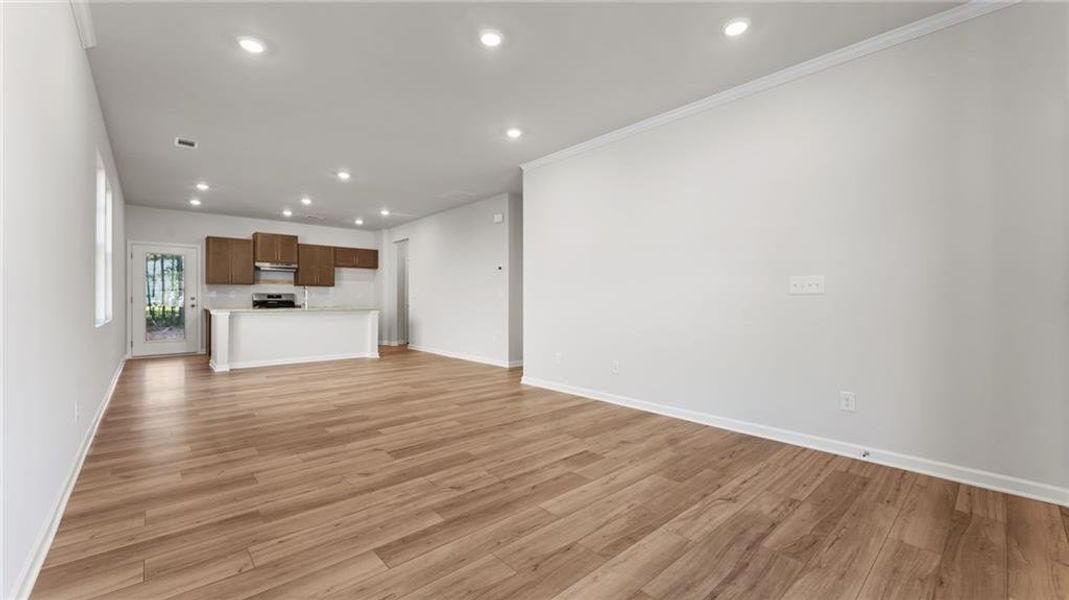 Spacious, unfurnished interior of a new home in Villages at Cedar Hill, Dallas (Image 13).