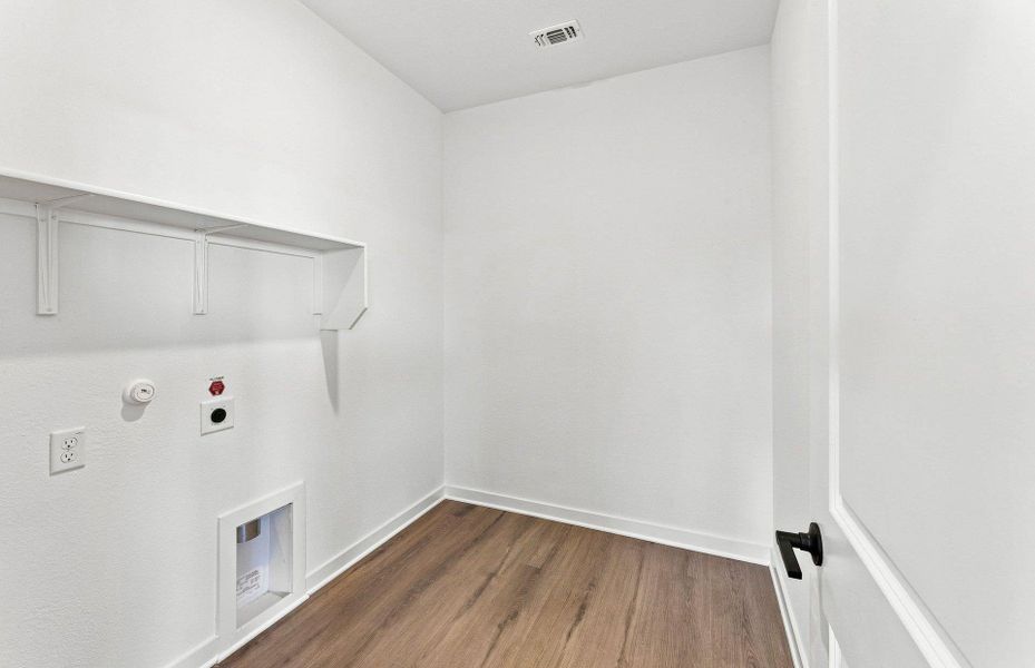 Spacious, unfurnished interior of a new home in West Cypress Hills, Spicewood (Image 27).
