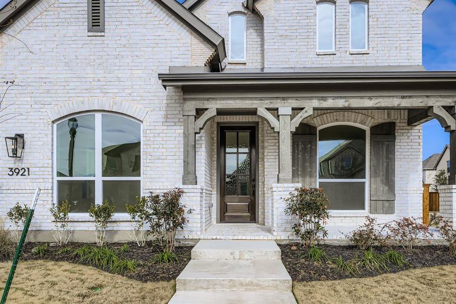 Exterior details and patio area of a home in Mosaic 40s, Prosper (Image 4).