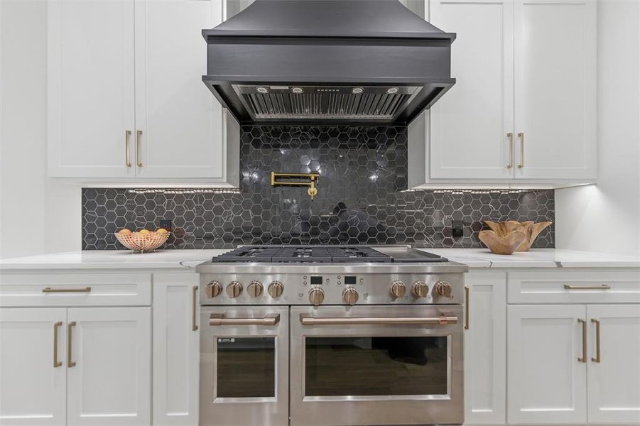 Furnished interior view inside a new home in , Dallas (Image 17).