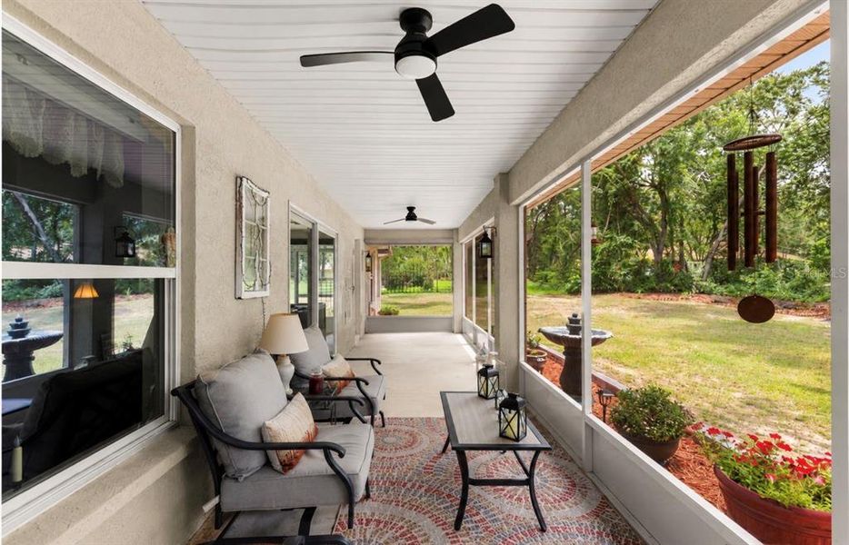 Exterior details and patio area of a home in , Citrus Springs (Image 26).
