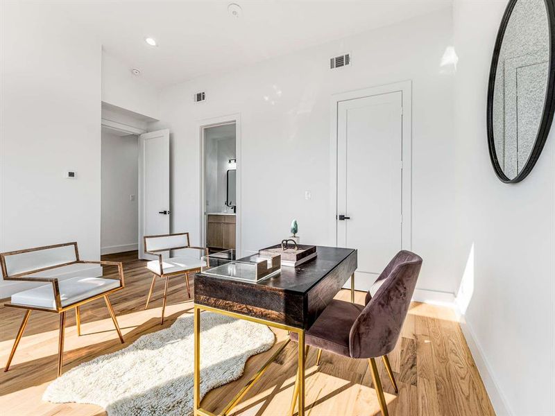 Secondary bedroom ensuite full bathroom.