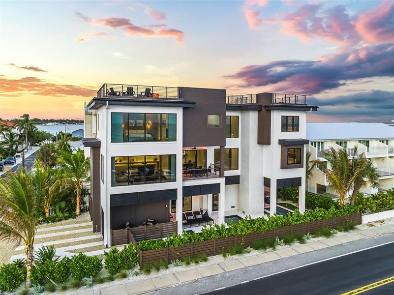 Condo located in Bradenton Beach, FL showcasing its design and architecture (Image 42).